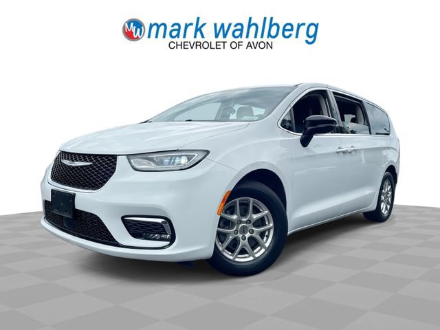 Used 2024 Chrysler Pacifica Touring-L