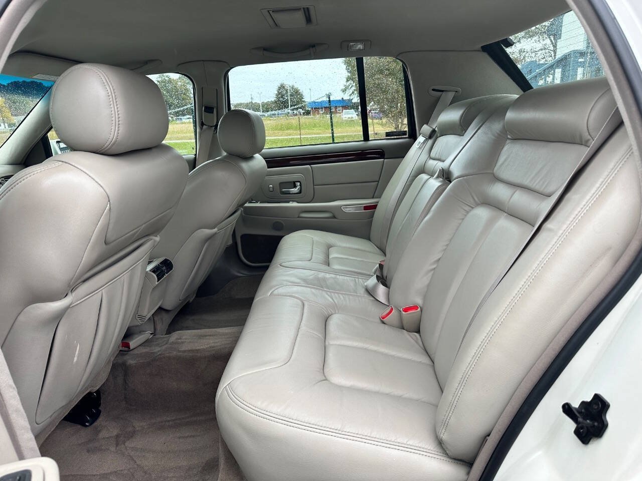 Used 1998 Cadillac De Ville D'Elegance w/ Safety/Security Pkg FWD image 17