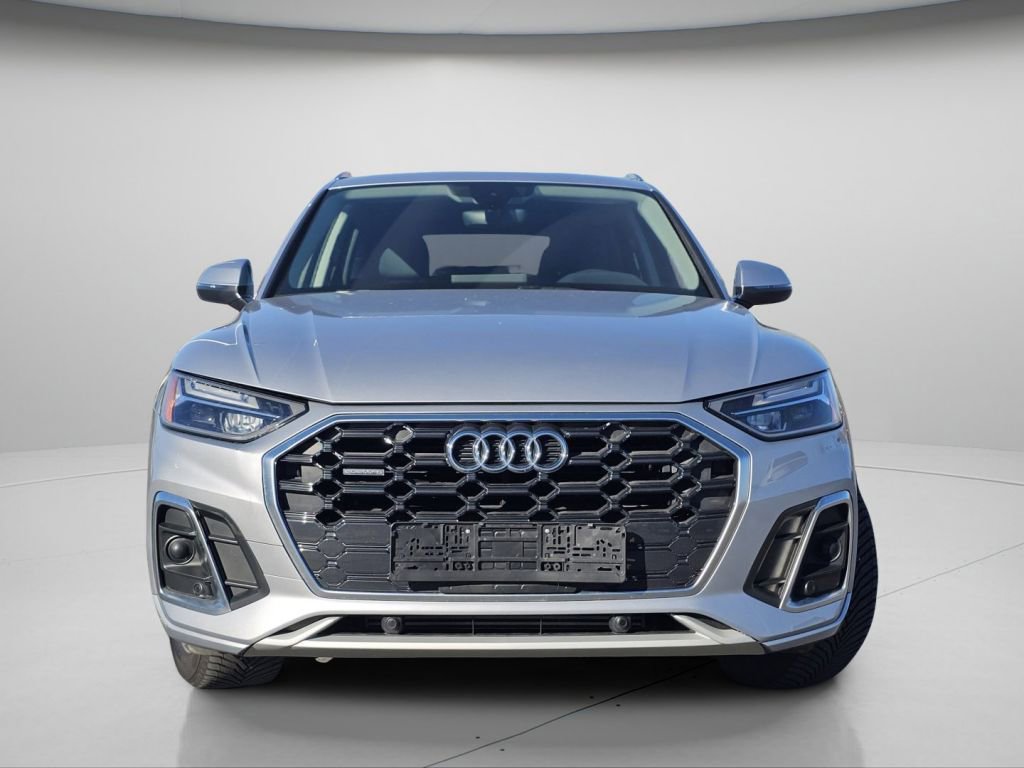 Used 2023 Audi Q5 2.0T Premium w/ Convenience Package AWD/4WD image 3