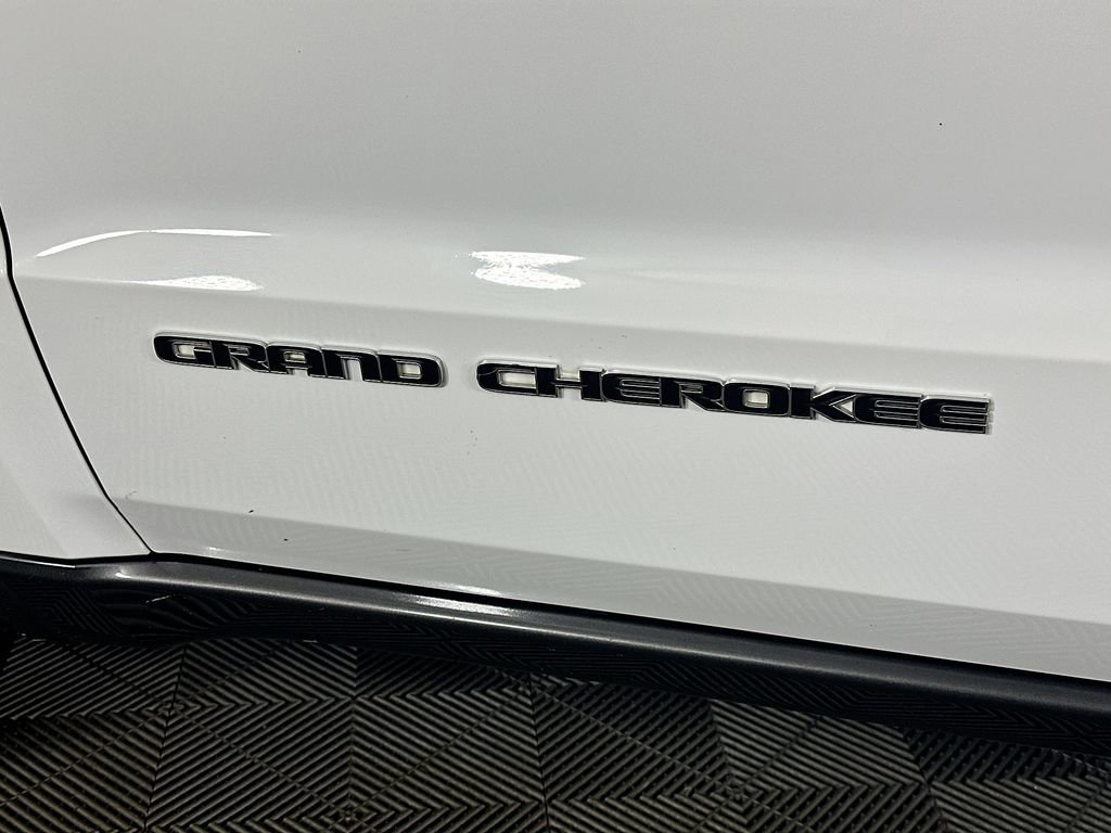 Used 2018 Jeep Grand Cherokee Limited image 29