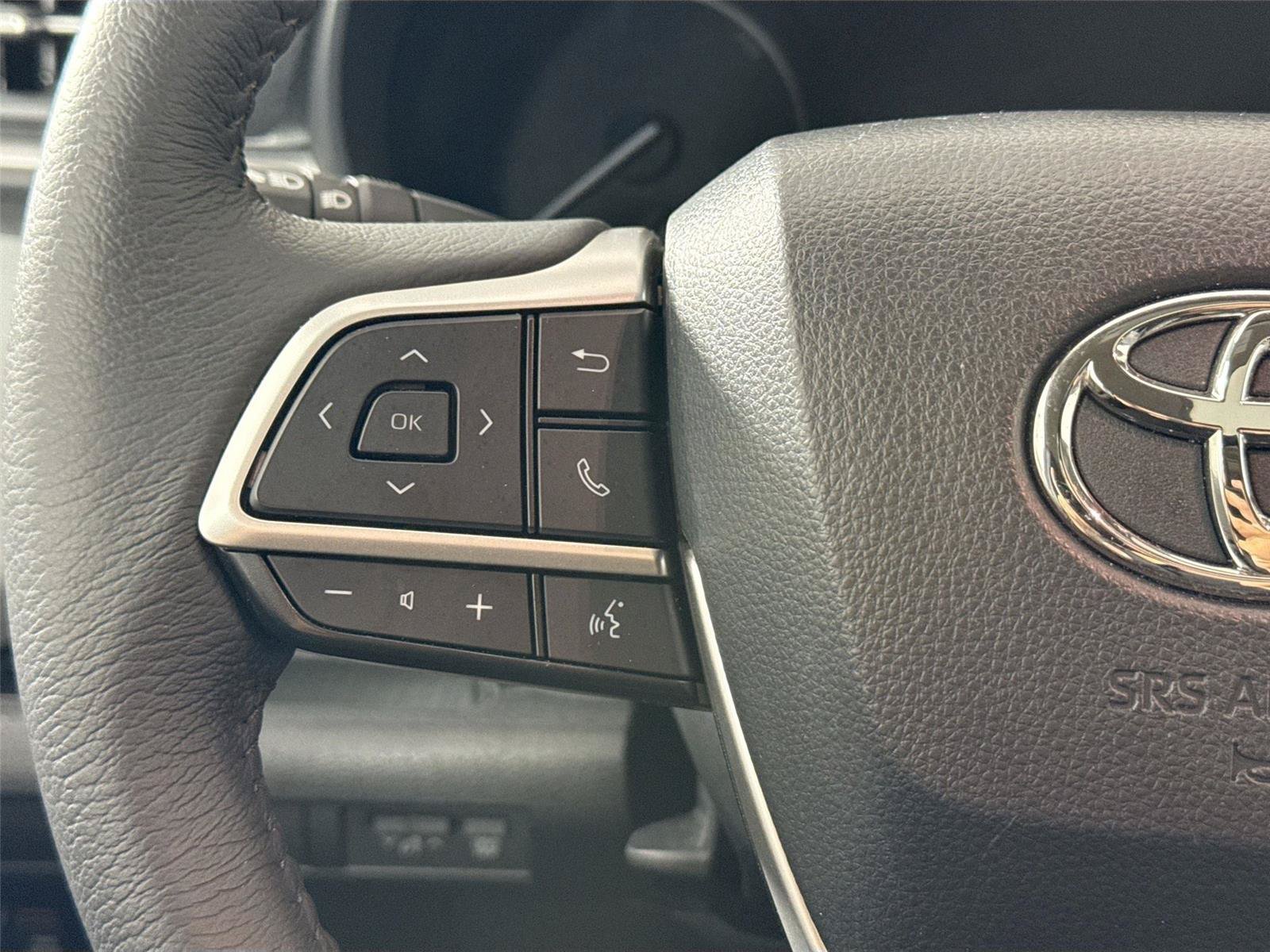 Certified 2026 Toyota Sienna XLE FWD image 18