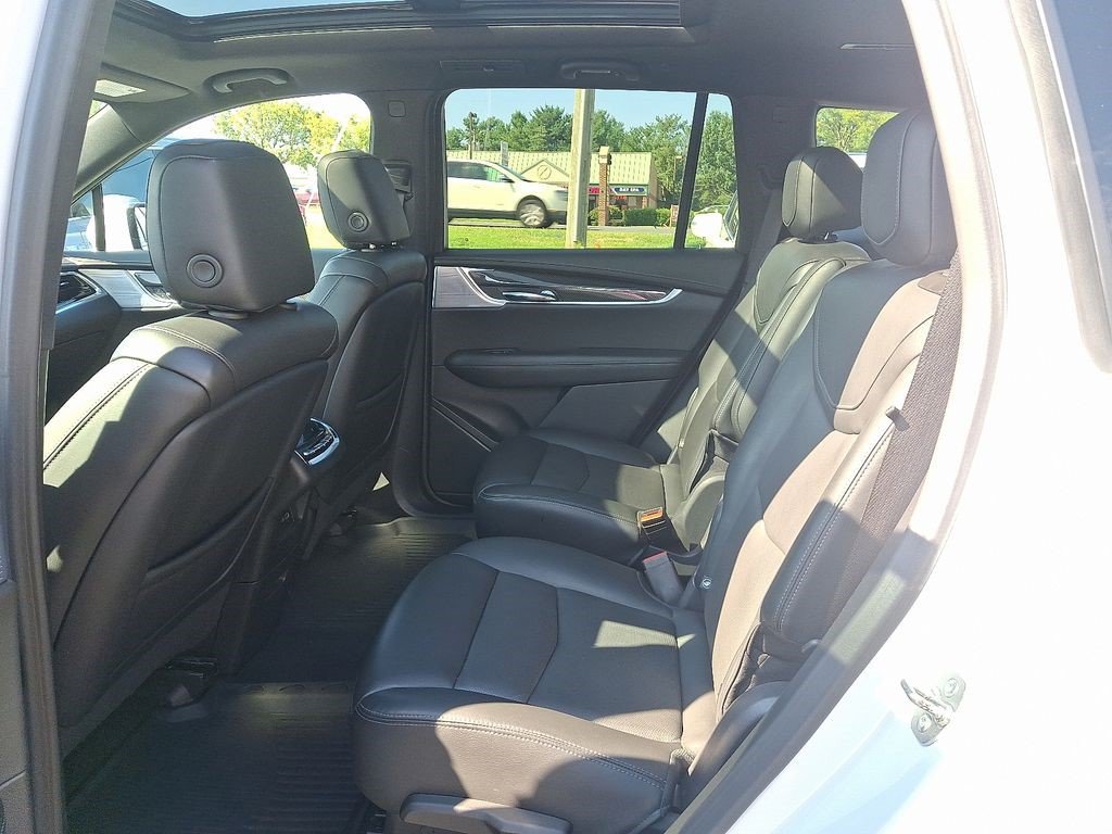 Certified 2024 Cadillac XT6 Sport w/ LPO, Floor Liner Package AWD/4WD image 9