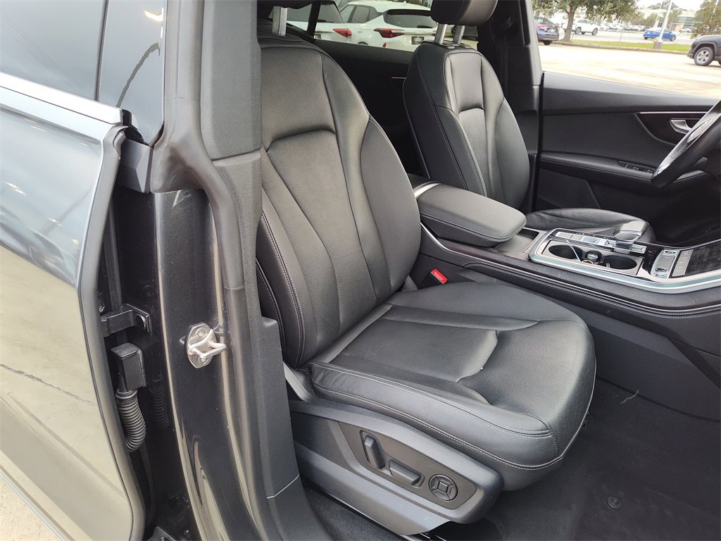 Used 2023 Audi Q8 Premium Plus w/ Premium Plus Package image 34