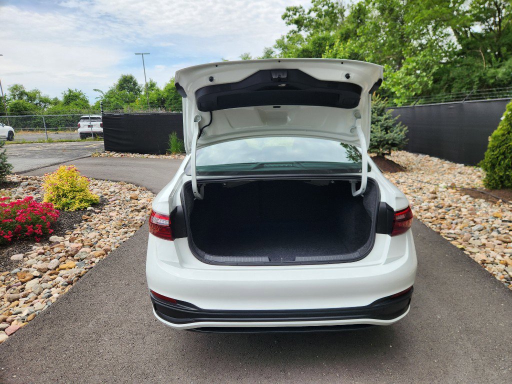 Certified 2024 Volkswagen Jetta Sport image 19