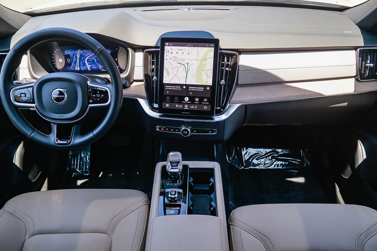 Certified 2026 Volvo XC90 B6 Plus AWD/4WD image 13