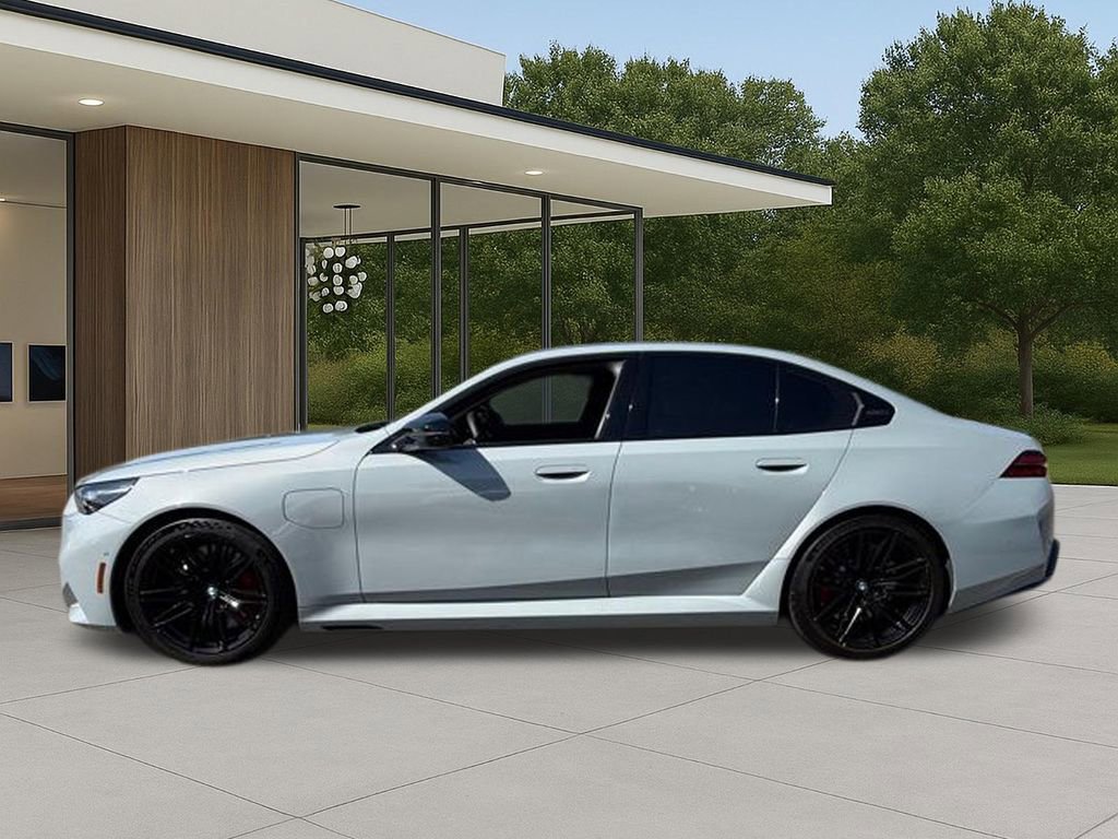 Used 2025 BMW M5 w/ Executive Package image 13