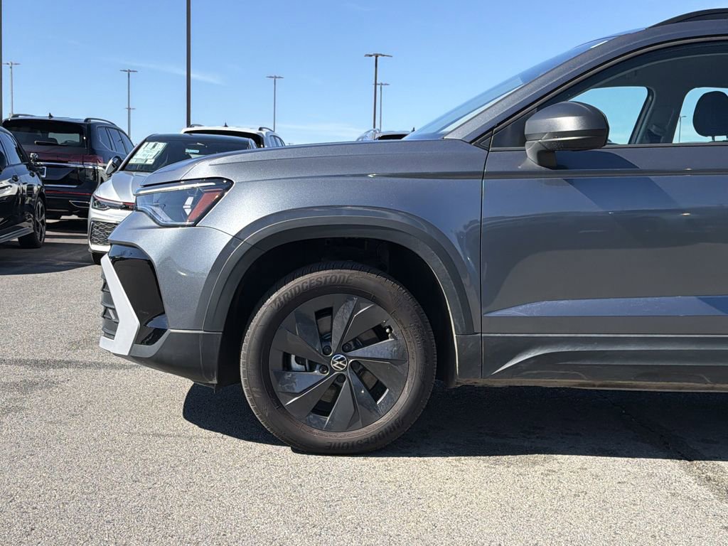 Used 2025 Volkswagen Taos S image 9