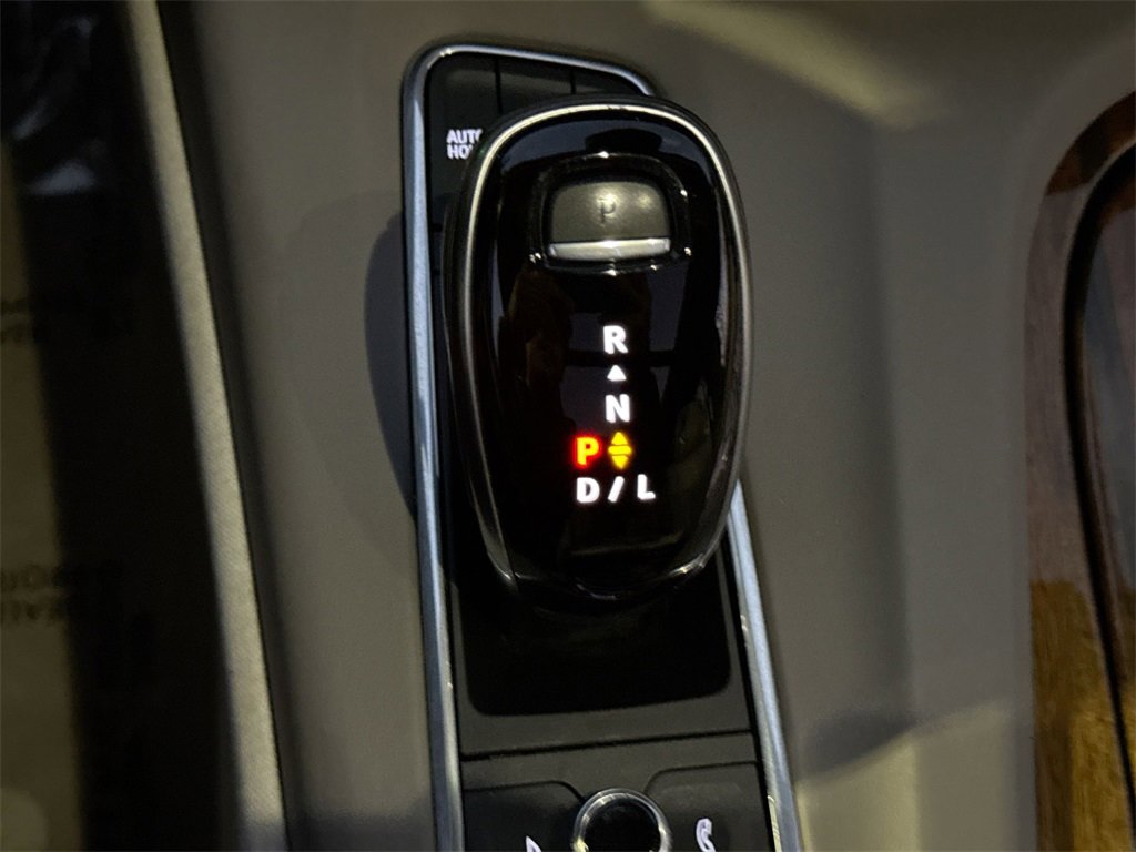 Used 2021 Cadillac Escalade ESV Premium Luxury Platinum image 22