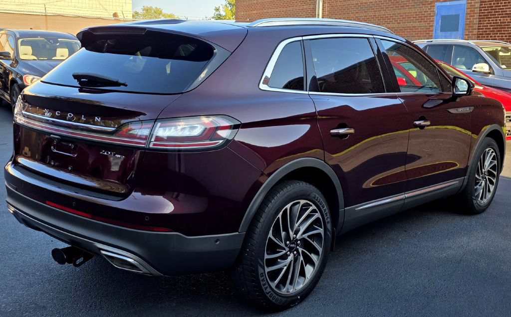 Used 2020 Lincoln Nautilus Reserve AWD/4WD image 2