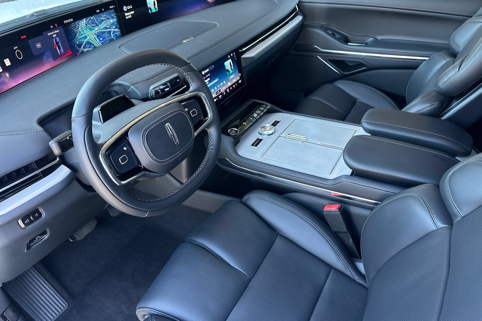 New 2027 Lincoln Navigator L Premier RWD image 9