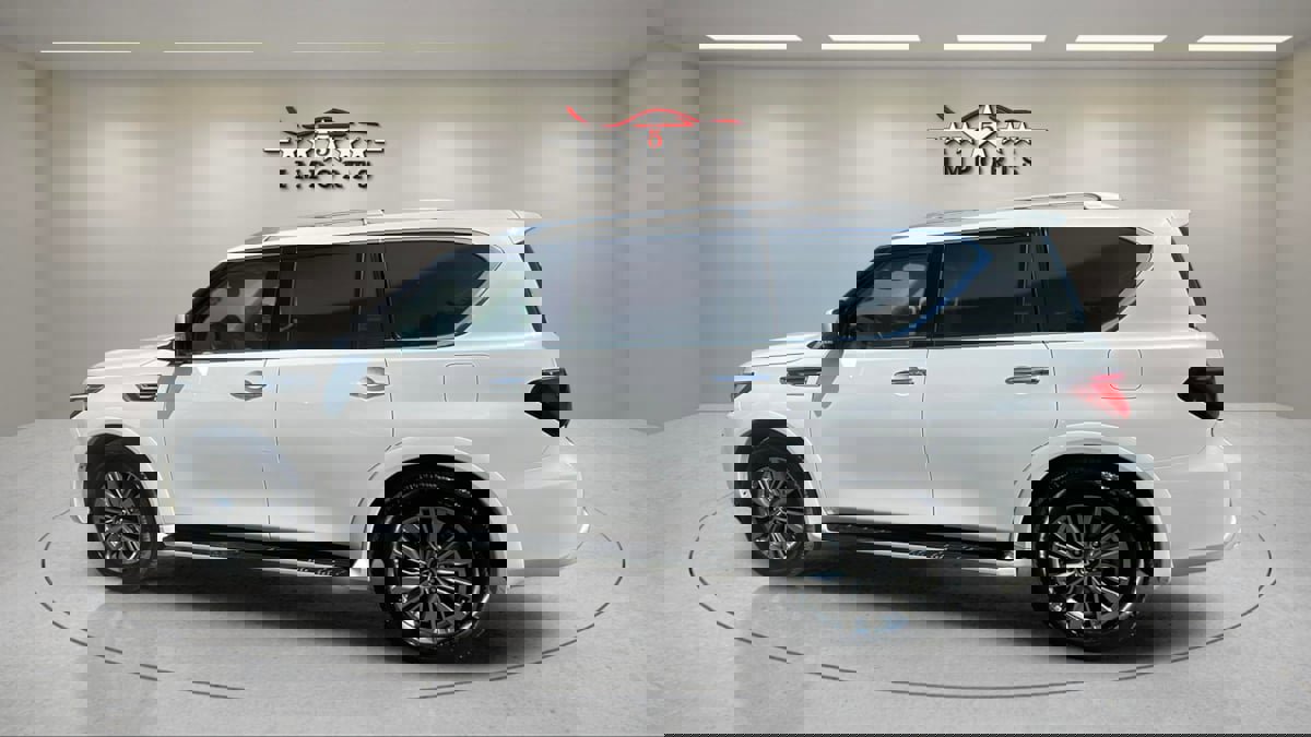 Used 2022 INFINITI QX80 Luxe w/ Cargo Package image 2