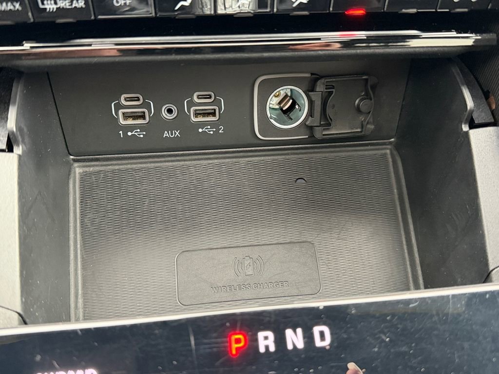 Used 2024 Jeep Grand Cherokee L Limited w/ Luxury Tech Group II image 32