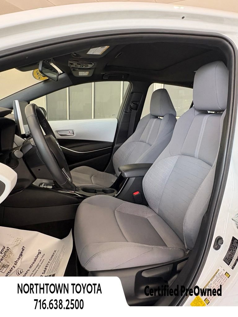 Used 2025 Toyota Corolla SE w/ SE Premium Package FWD image 15