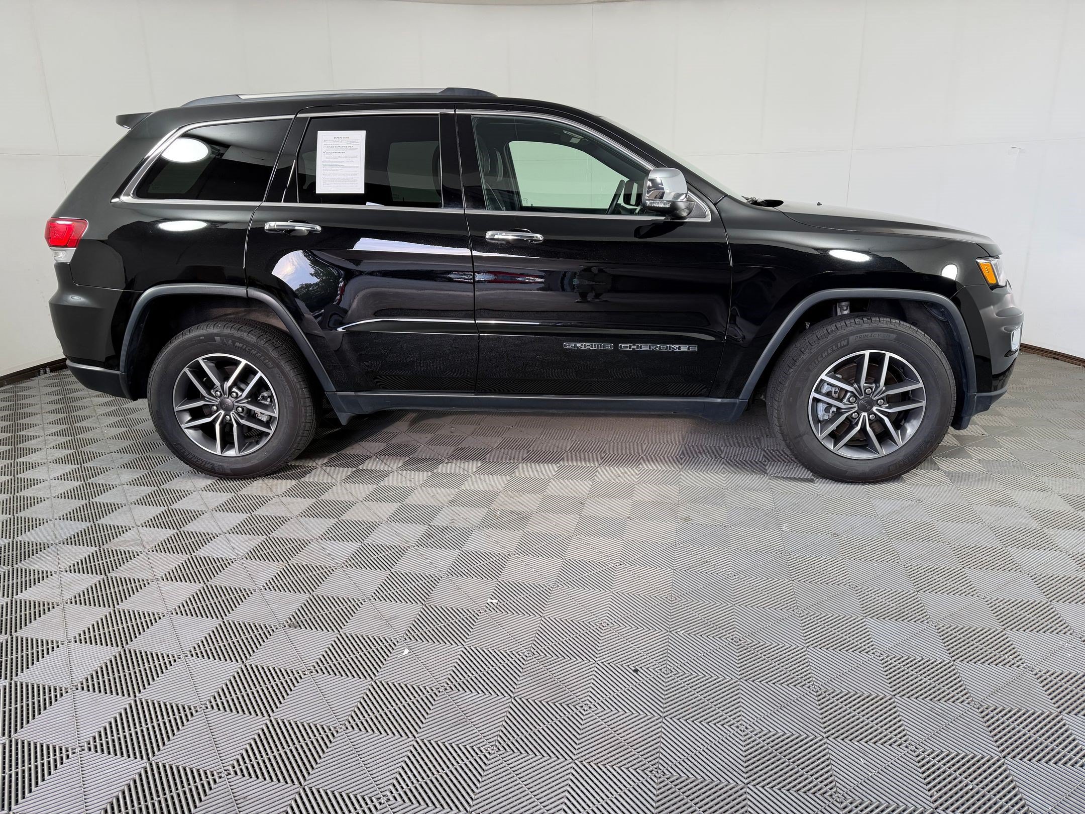 Used 2021 Jeep Grand Cherokee Limited w/ Premium Lighting Group AWD/4WD image 8