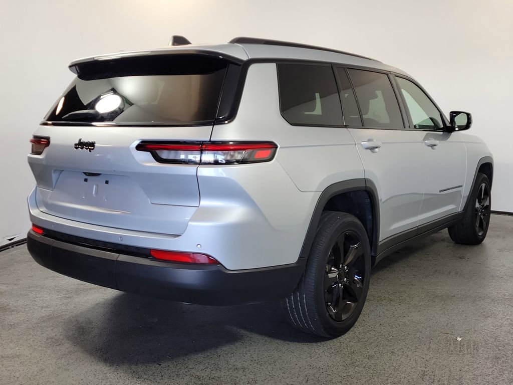 Used 2023 Jeep Grand Cherokee L Laredo RWD image 6