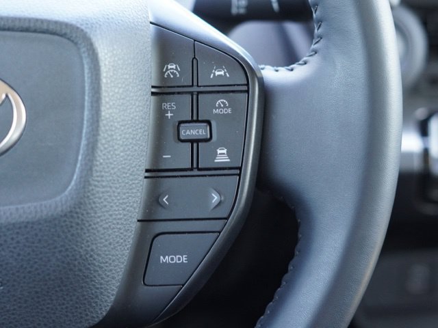 Used 2025 Toyota Prius LE FWD image 20