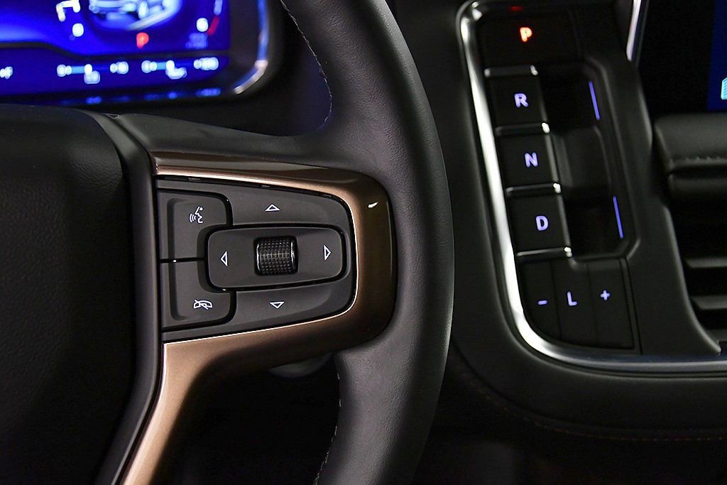 Used 2024 Chevrolet Suburban High Country AWD/4WD image 20
