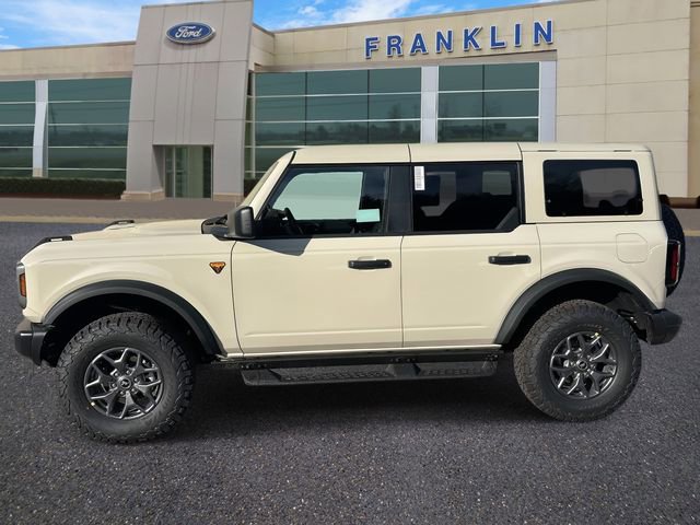 New 2025 Ford Bronco Badlands image 4