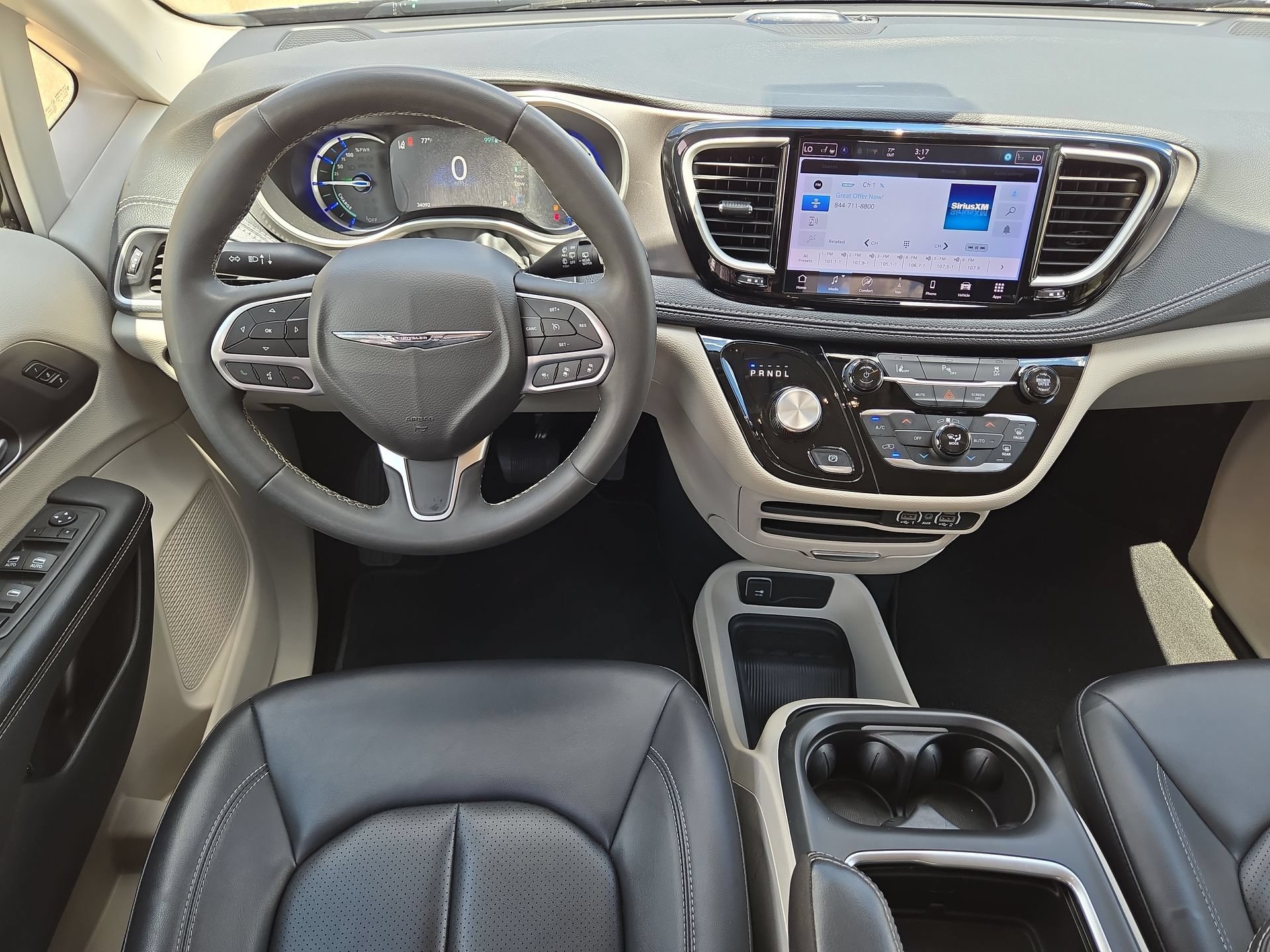 Used 2024 Chrysler Pacifica Limited FWD image 14