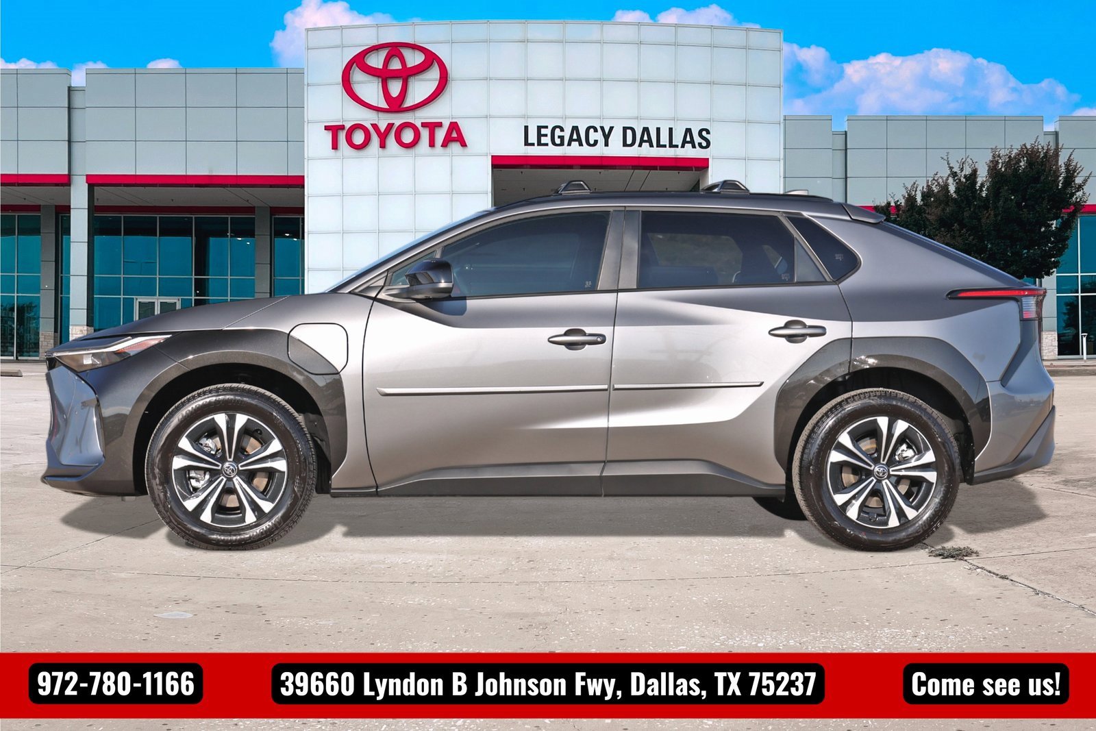 Used 2025 Toyota bZ4X FWD w/ Weather Package image 7