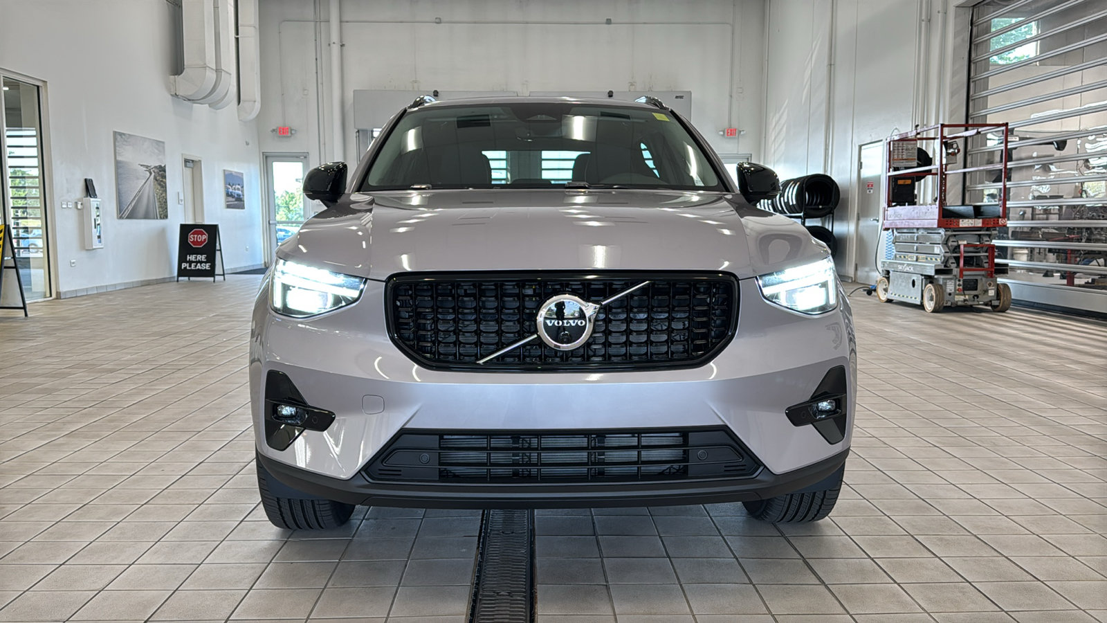 New 2026 Volvo XC40 B5 Plus w/ Protection Package Premier AWD/4WD image 10