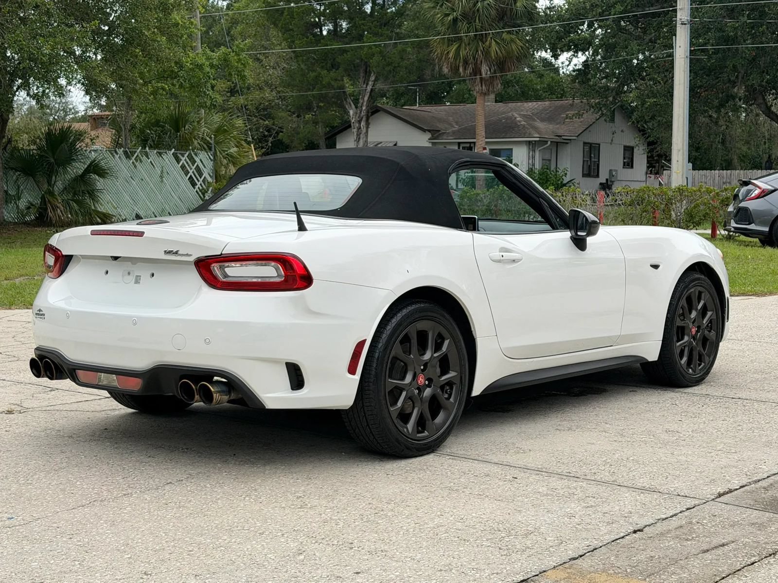 Used 2017 FIAT 124 Spider Abarth RWD image 16