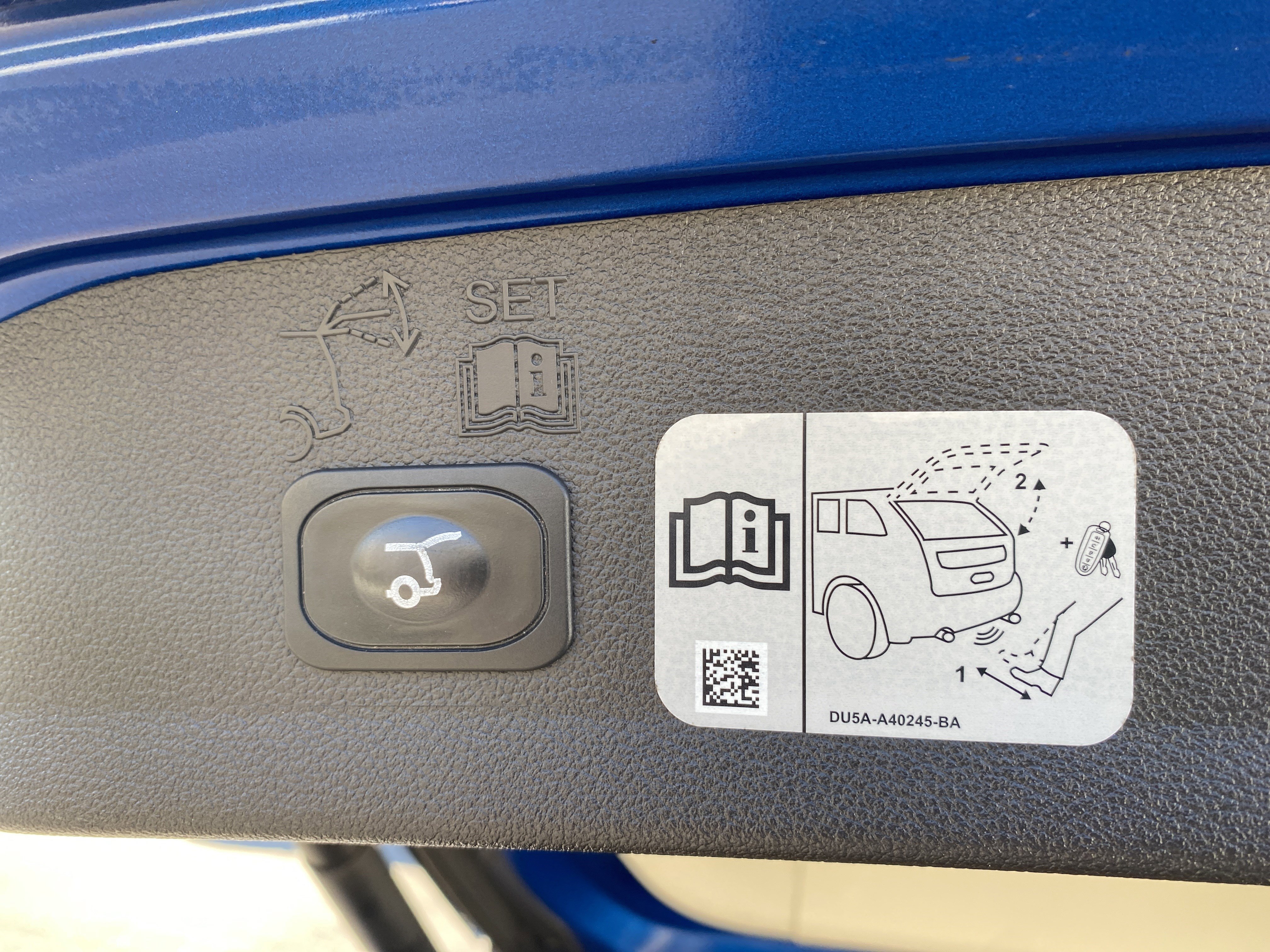 Used 2017 Ford Escape Titanium w/ Equipment Group 301A image 38