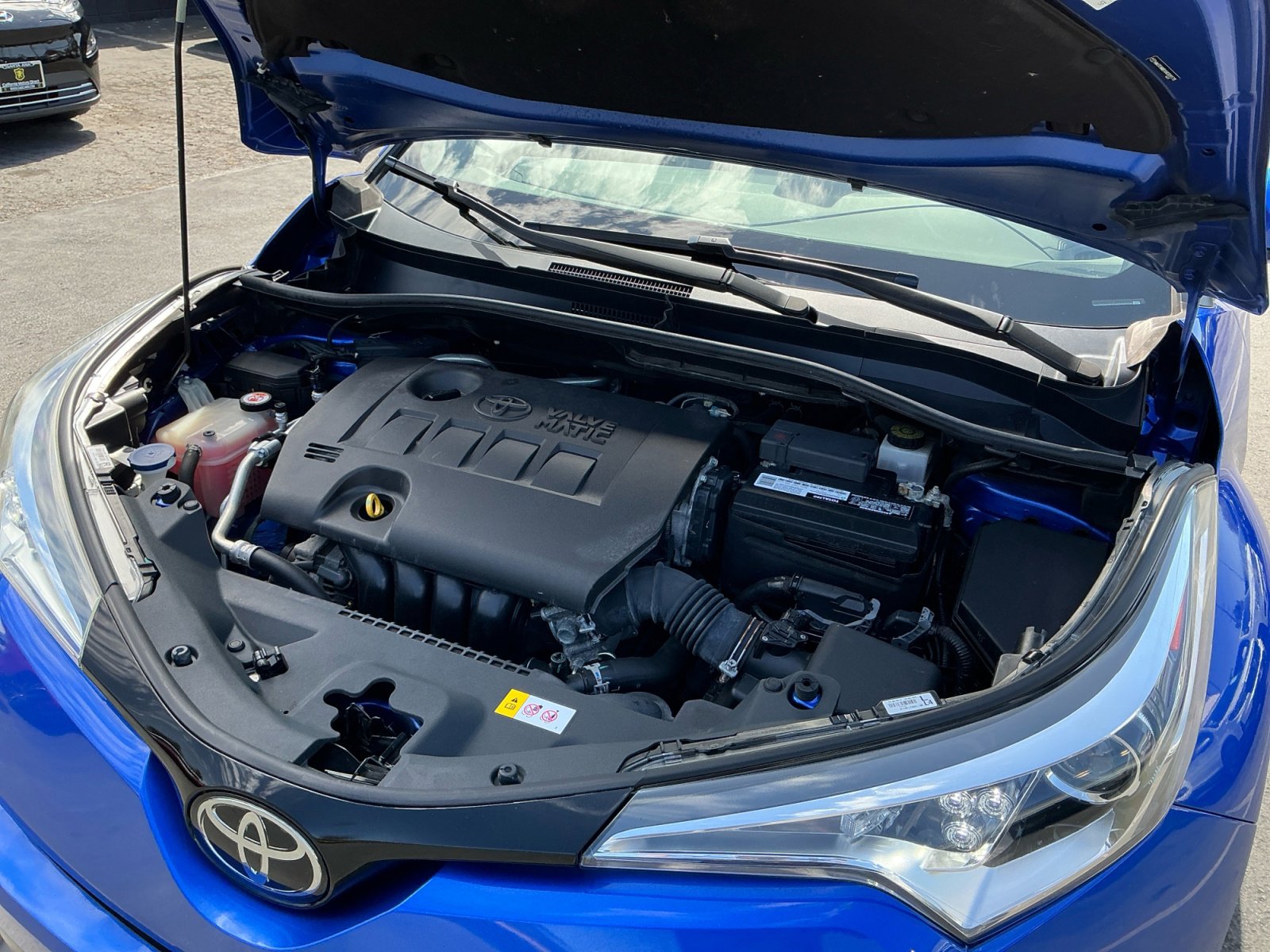 Used 2019 Toyota C-HR XLE FWD image 13