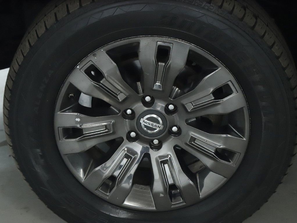Used 2017 Nissan Titan Platinum Reserve image 34