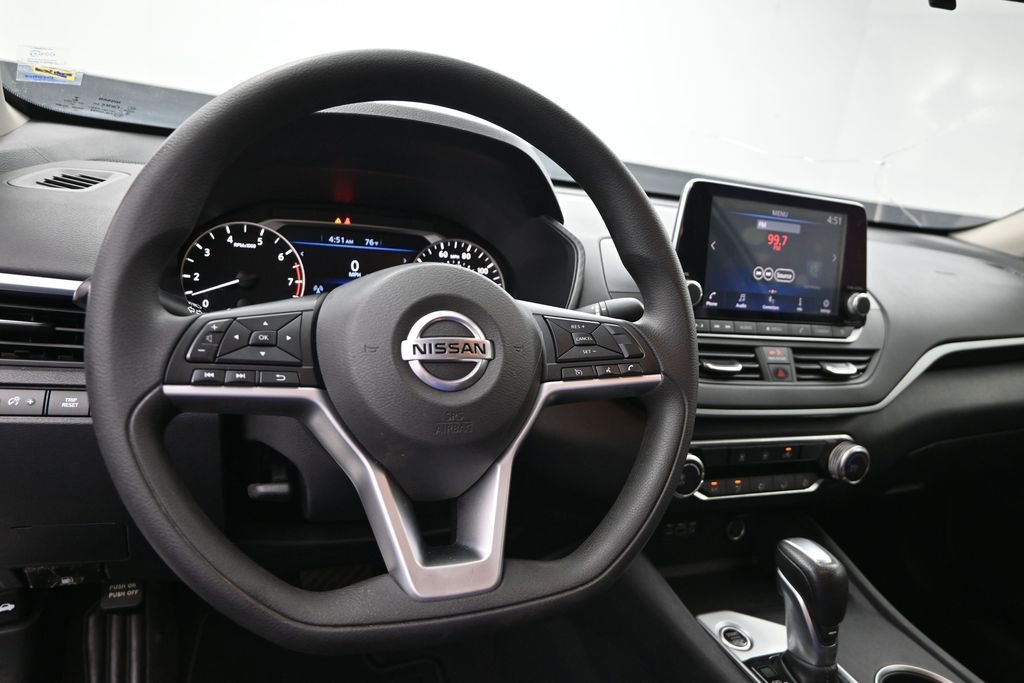Used 2022 Nissan Altima 2.5 SV FWD image 17