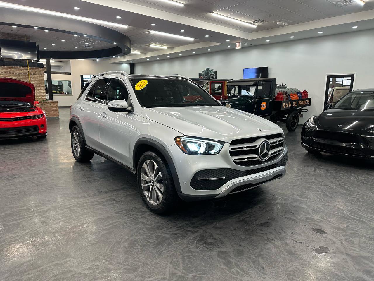 Used 2021 Mercedes-Benz GLE 350 4MATIC w/ Premium Package image 3