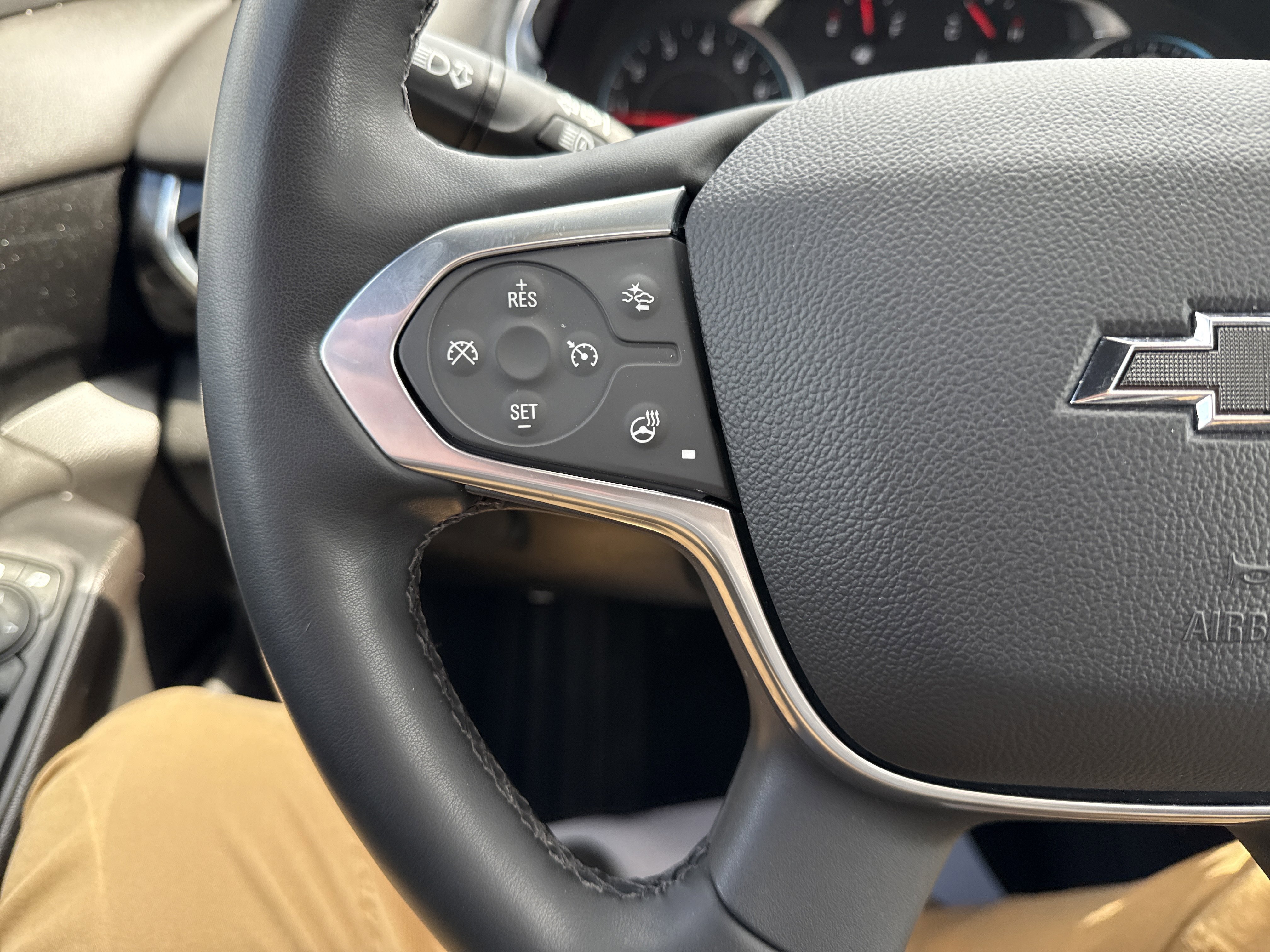 Used 2023 Chevrolet Traverse RS AWD/4WD image 19