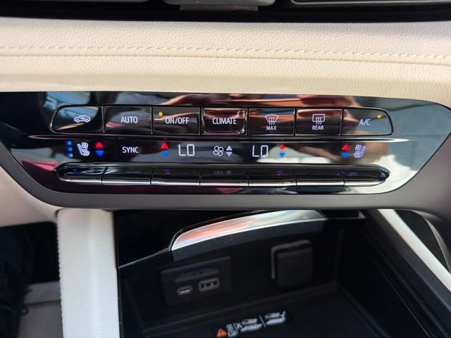 Certified 2023 Buick Envision Avenir AWD/4WD image 36