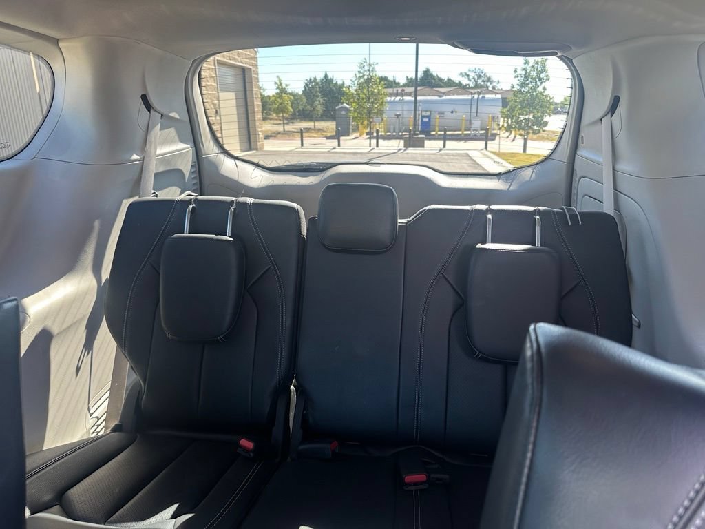 Used 2022 Chrysler Pacifica Touring-L FWD image 9