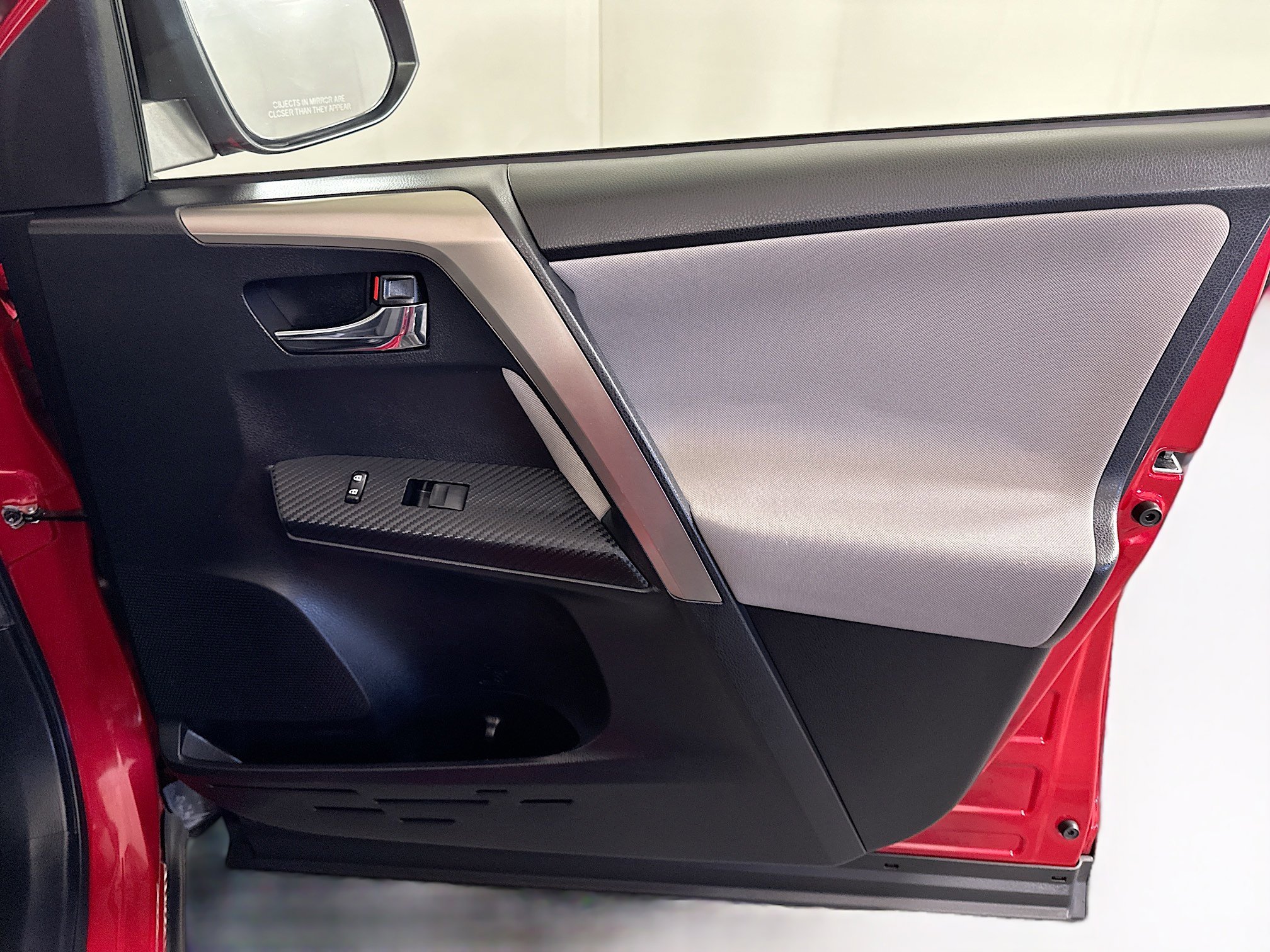 Used 2015 Toyota RAV4 XLE image 30