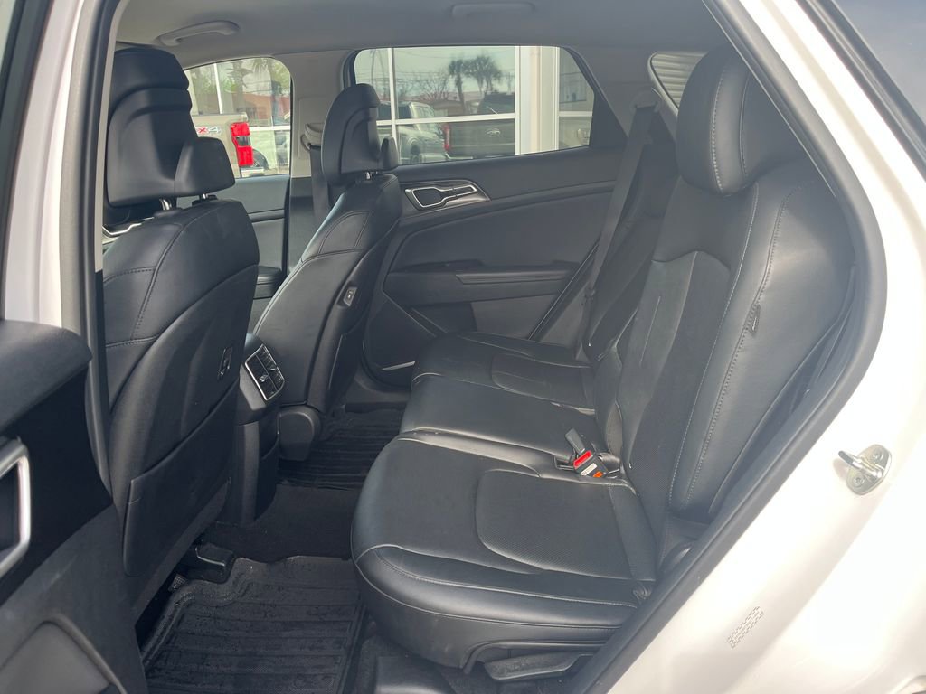 Used 2024 Kia Sportage EX image 12