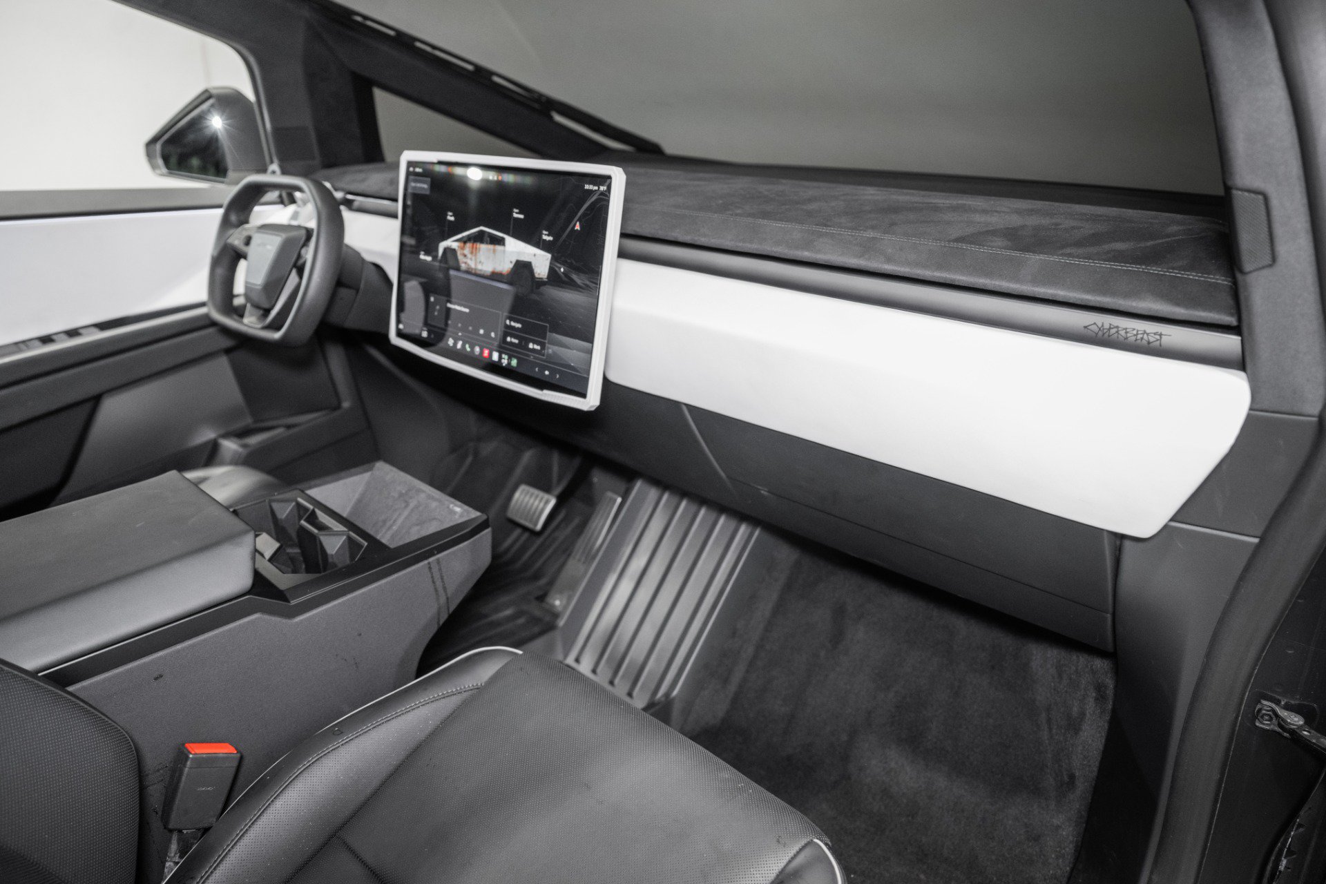 Used 2024 Tesla Cybertruck Cyberbeast AWD/4WD image 24
