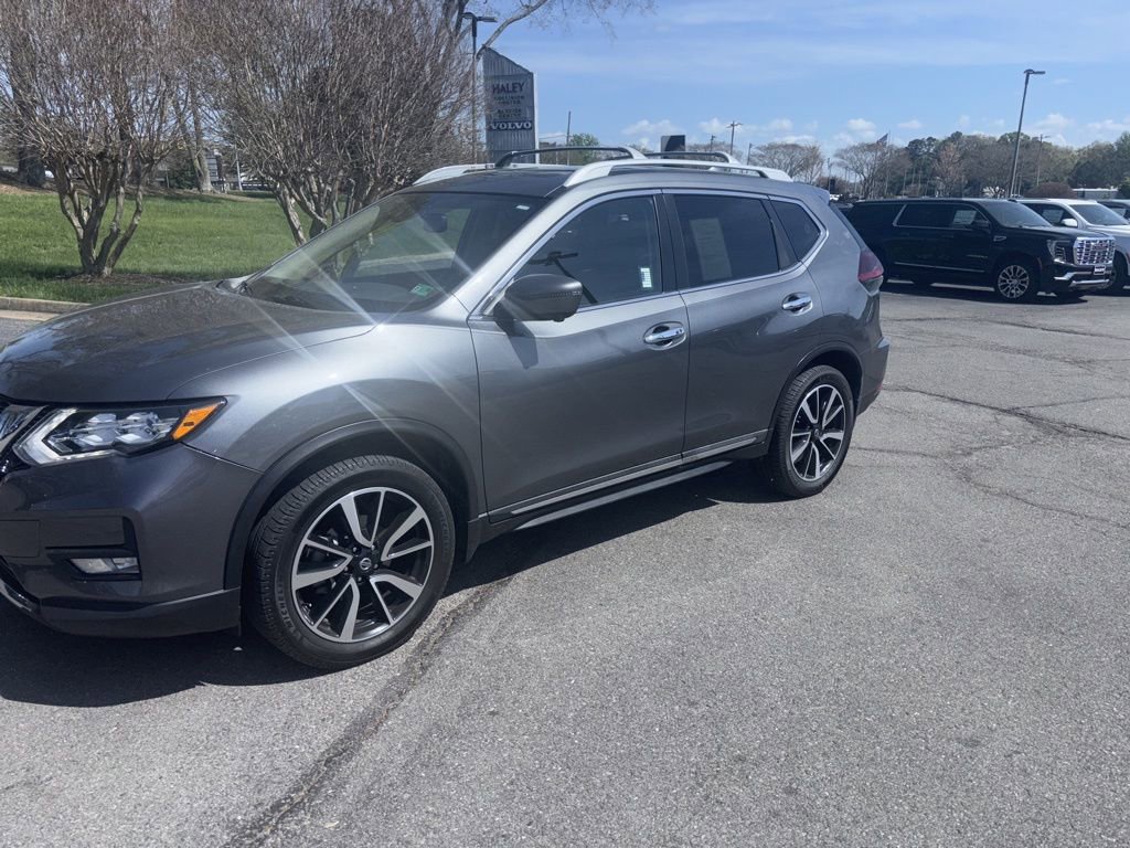 Used 2020 Nissan Rogue SL w/ Premium Package image 2