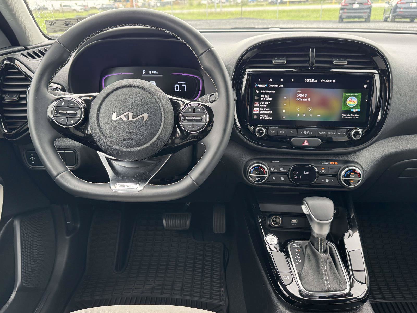 Used 2024 Kia Soul GT-Line FWD image 2