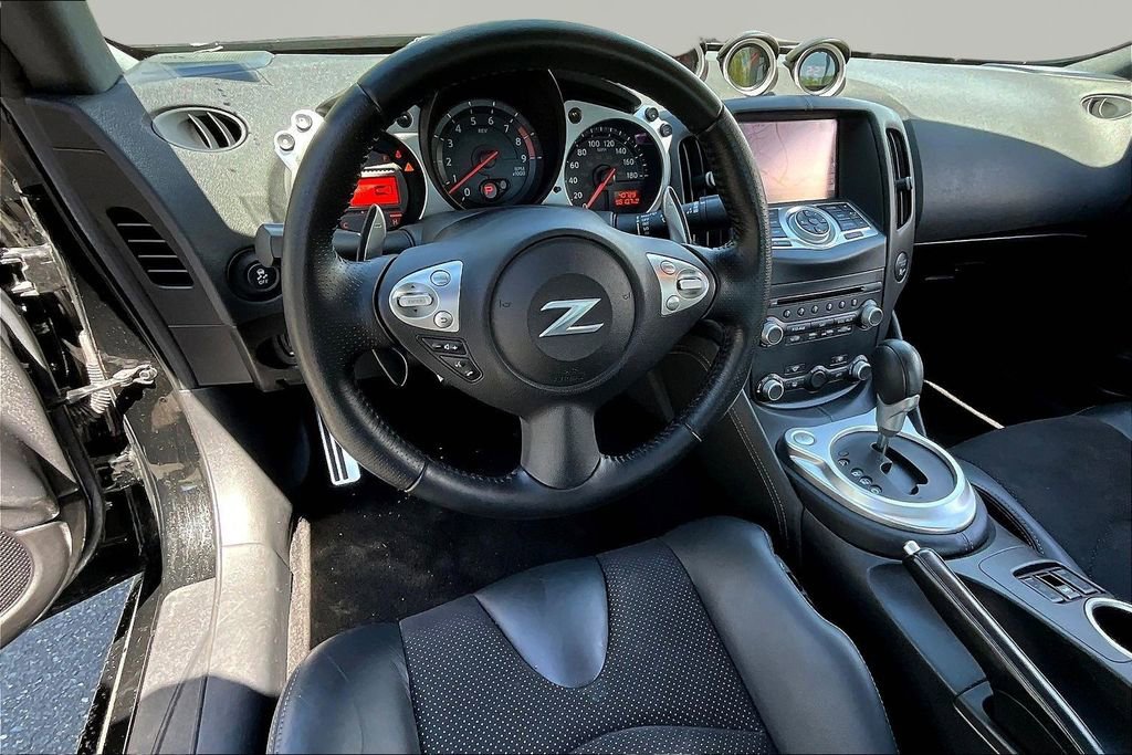 Used 2020 Nissan 370Z Touring Sport image 8