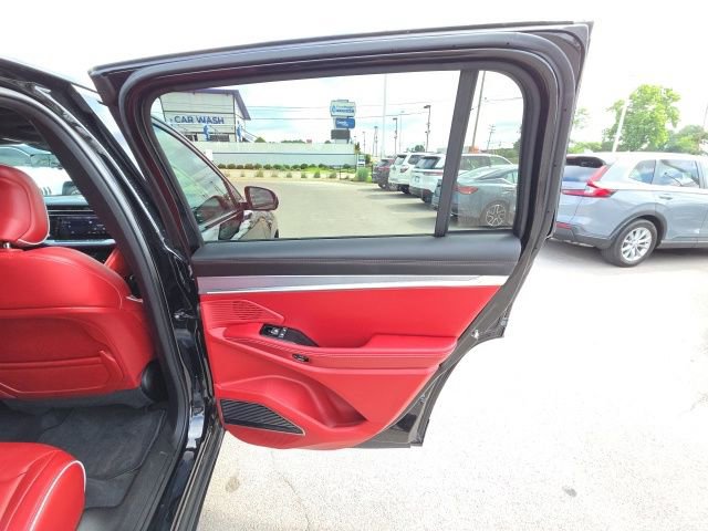 Used 2025 Jeep Wagoneer S Launch Edition w/ Trailer Tow Group AWD/4WD image 32