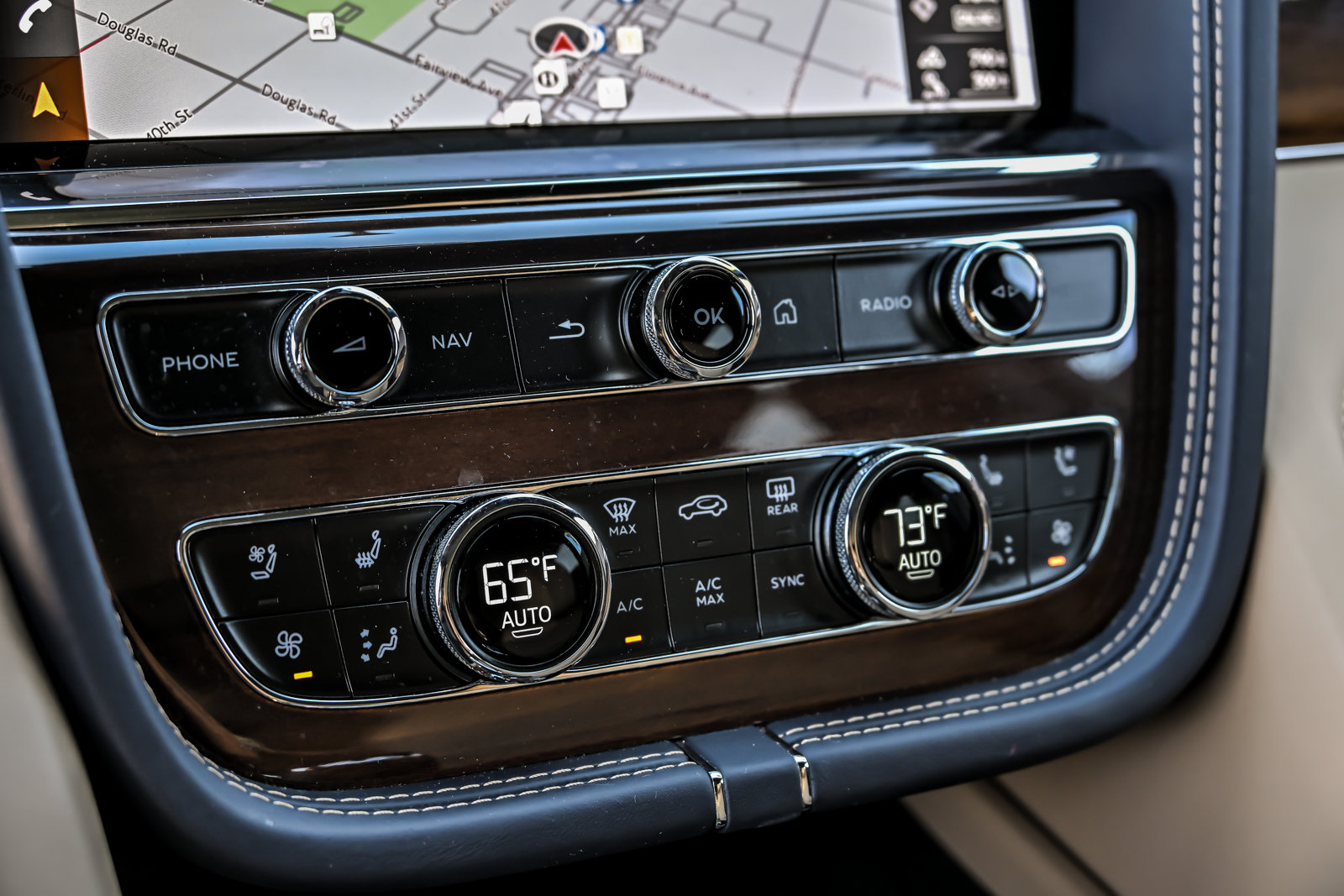 Certified 2023 Bentley Bentayga Extended Wheelbase AWD/4WD image 48