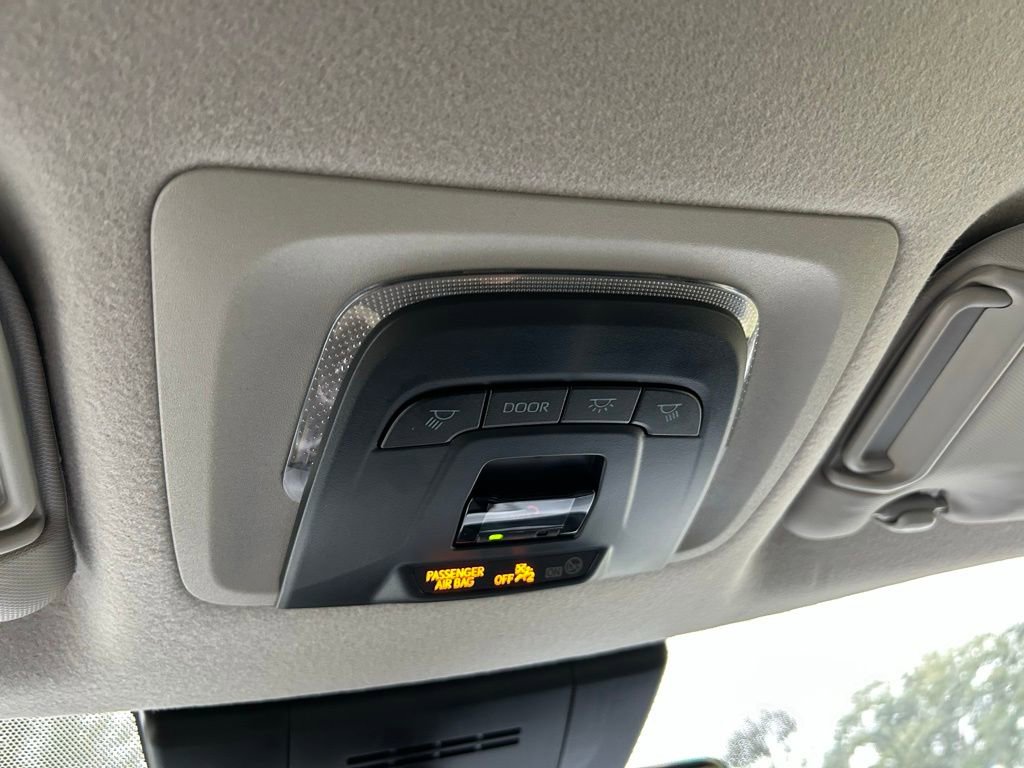 Used 2025 Toyota Corolla Cross XLE image 29