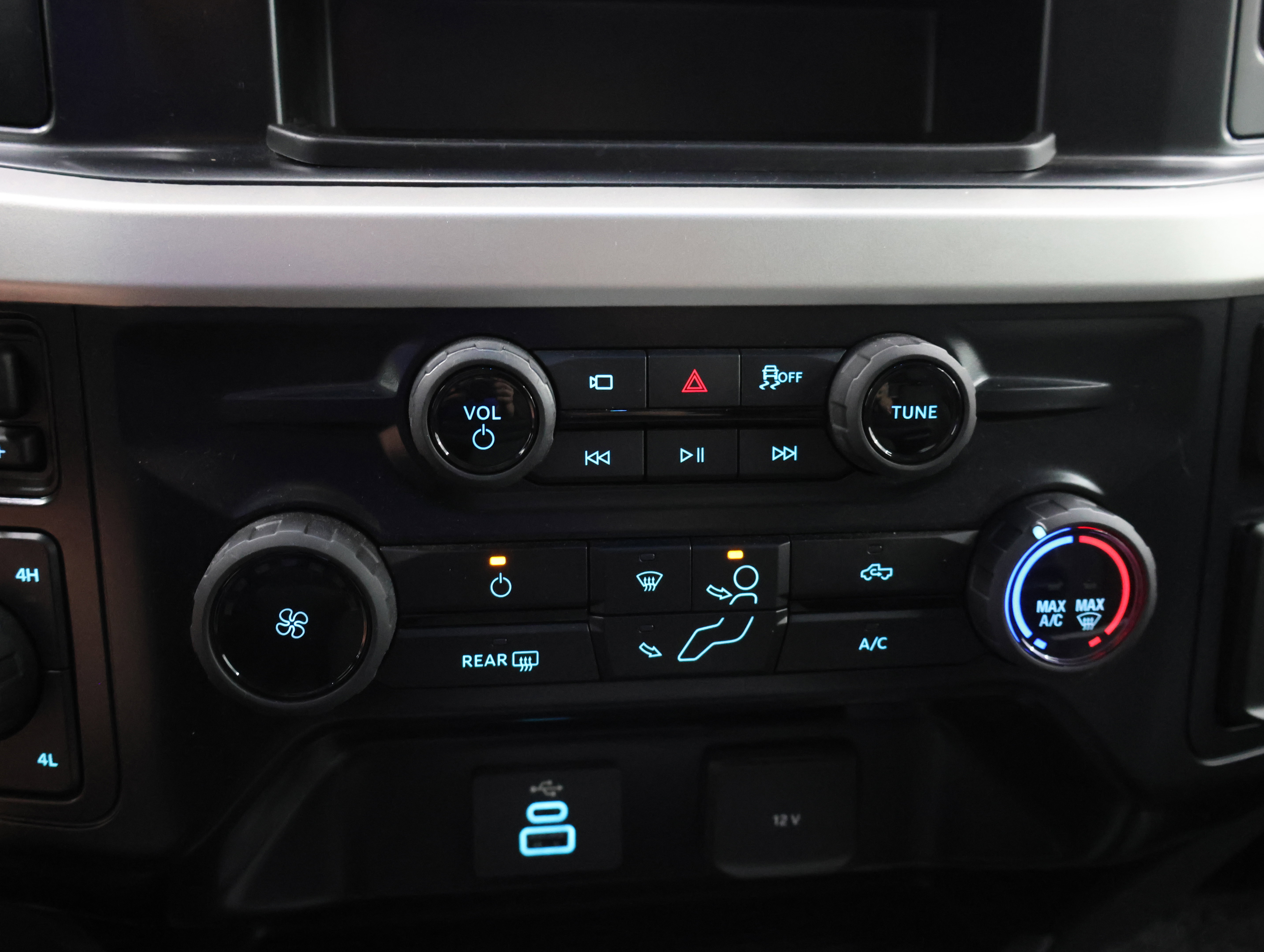 Used 2025 Ford F350 XLT w/ Tremor Off-Road Package AWD/4WD image 40