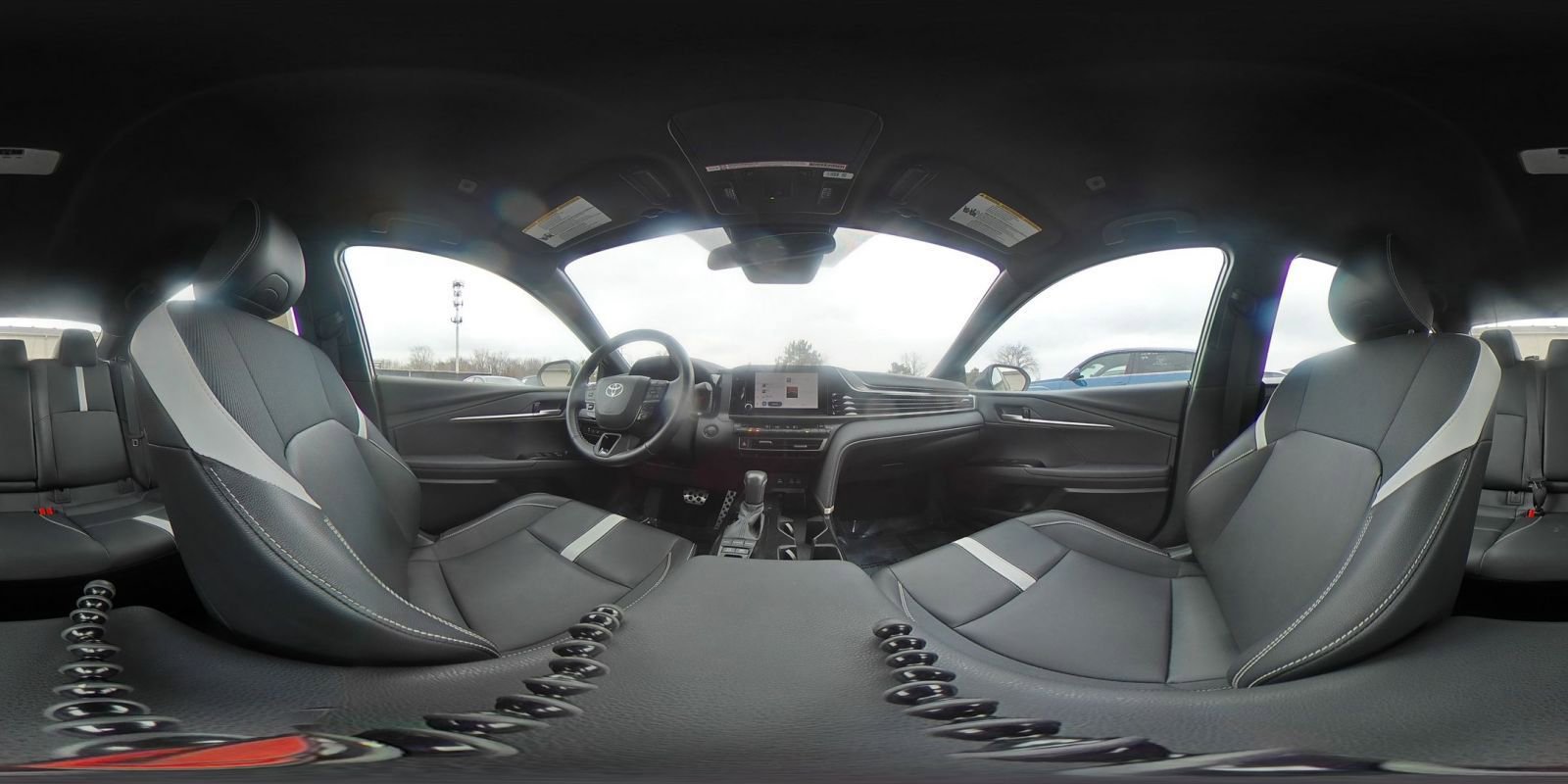 Used 2025 Toyota Camry SE FWD image 43