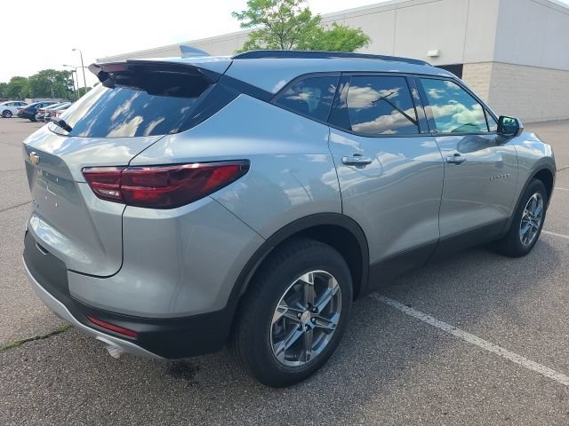 Used 2024 Chevrolet Blazer LT w/ Convenience Package FWD image 7