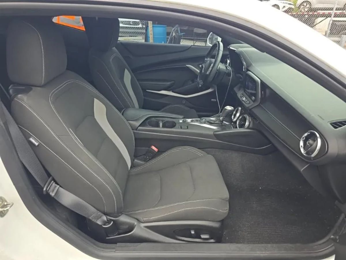 Used 2021 Chevrolet Camaro LT w/ Technology Package RWD image 8