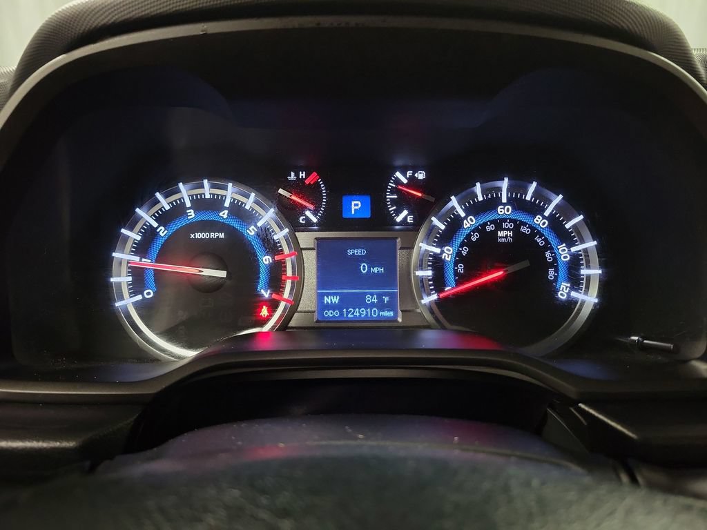 Used 2018 Toyota 4Runner SR5 AWD/4WD image 15
