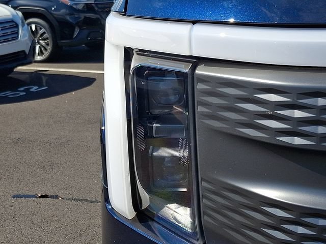 Used 2023 Ford F150 Lightning XLT AWD/4WD image 9