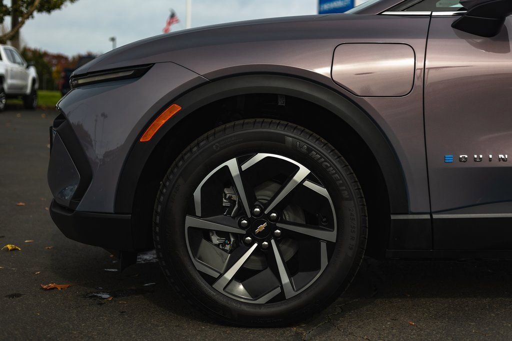 New 2026 Chevrolet Equinox EV LT image 33